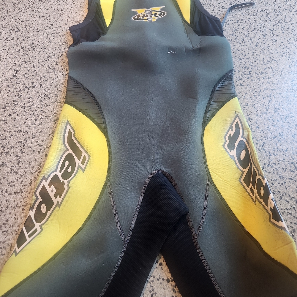 Wetsuit